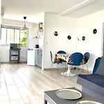Bord De Apartment